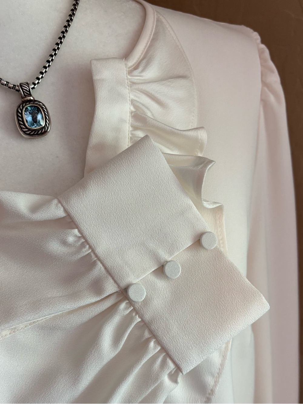 J. CREW ☀️ V-neck Ruffle Blouse - Picture 3 of 12